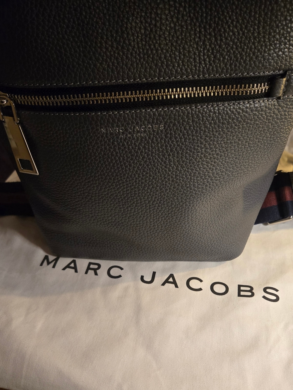 Marc Jacobs Gotham Leather Bucket Bag - Gray - Picture 10 of 14